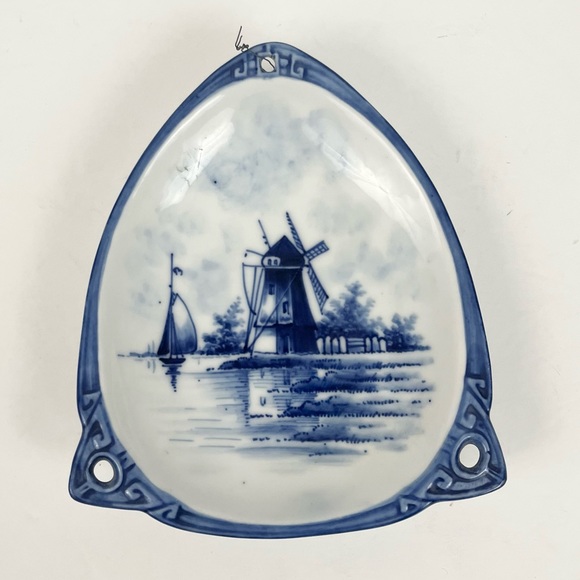 Vintage Delft Blue Triangle Windmill Hanging Decor Wall Plate - Picture 9 of 9